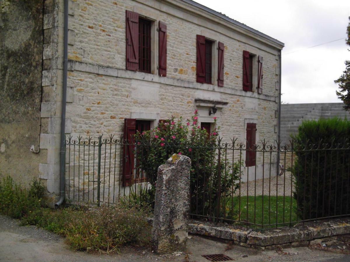 Gite De Sansais Villa Exterior photo